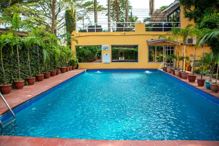 poolside restaurant