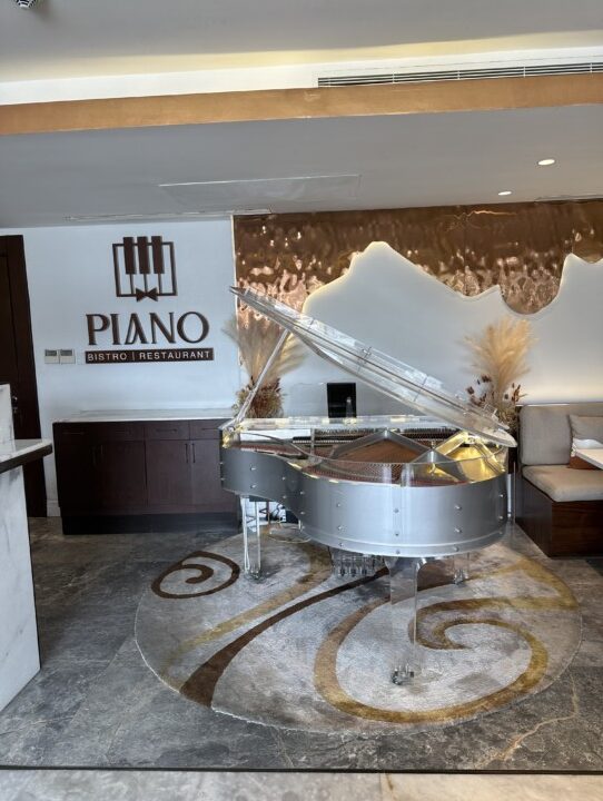 Piano Bistro Brunch Spot in VI